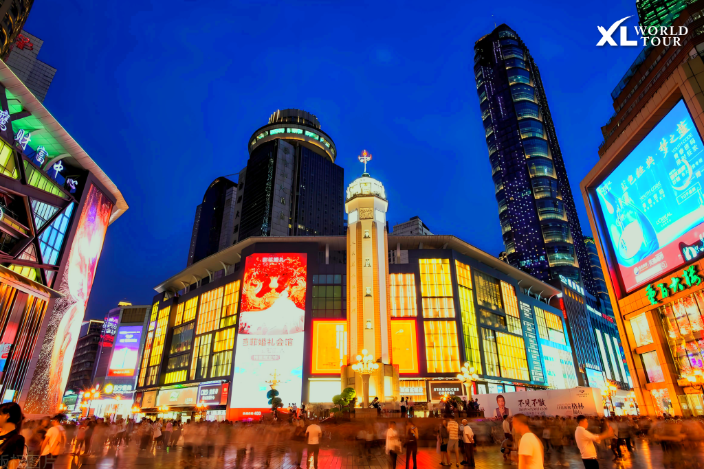 ถนนคนเดินเจียฟ่างเป่ย (Jiefangbei Pedestrian Street 解放碑步行街)