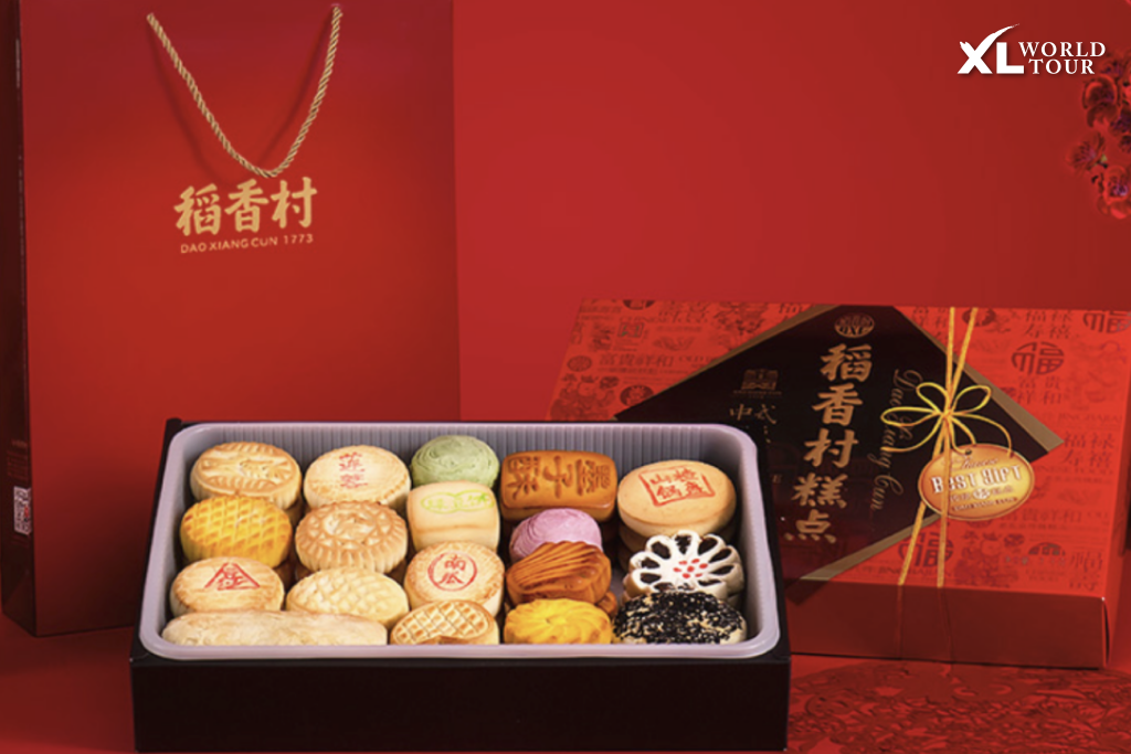 16 ของฝากจากจีน ยอดฮิต อัปเดตล่าสุด! ครบจบทั้งของกินและเครื่องรางสายมู : ขนมเปี๊ยะปักกิ่ง Dao Xiang Cun (เต้า เซียง ชุน)