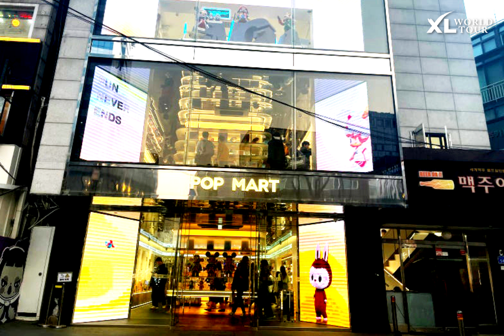 Pop Mart Hongdae Flagship Store (โซล, เกาหลีใต้)