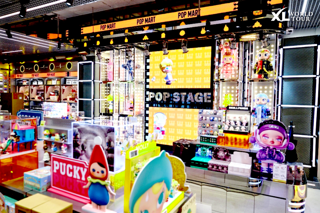 Pop Mart Hongdae Flagship Store (โซล, เกาหลีใต้)