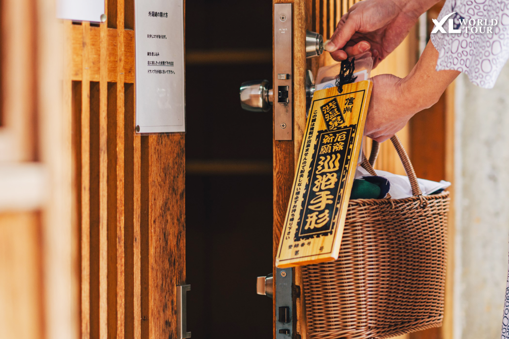 ชิบุ ออนเซ็น (Shibu Onsen) – จังหวัดนางาโนะ